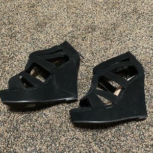 Black size 6 Top Moda wedges